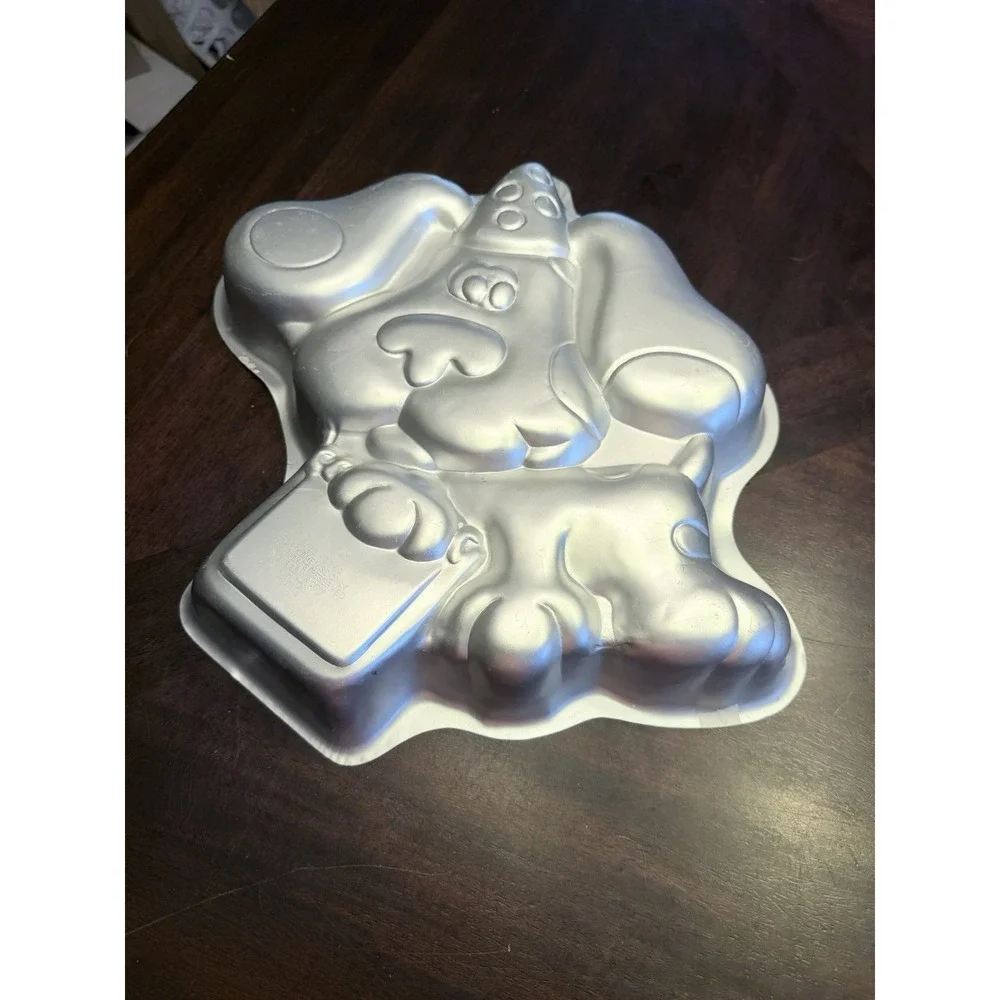 Wilton Blues Clues Cake Pan Mold 2105-3060
